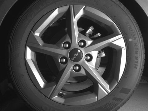 Used 2025 Kia K4 LXS image 14