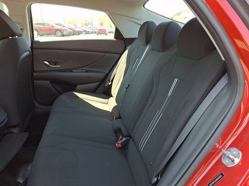 Certified 2021 Hyundai Elantra SEL FWD image 10