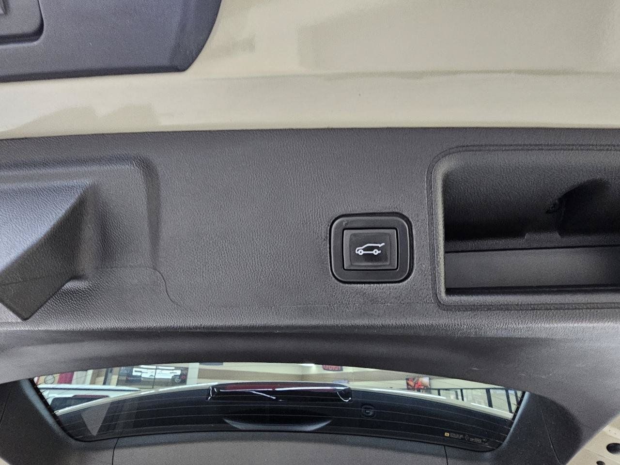 Used 2022 GMC Terrain AT4 w/ Tech Package AWD/4WD image 14