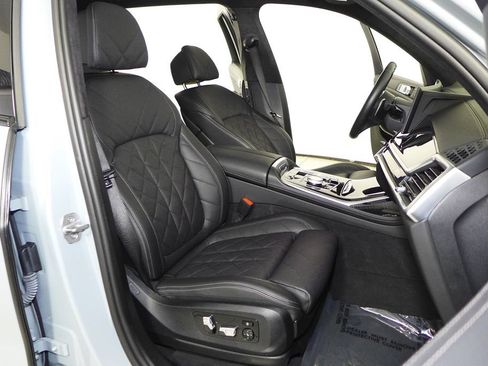 Used 2024 BMW X7 xDrive40i w/ M Sport Package AWD/4WD image 16