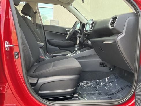 New 2026 Hyundai Venue SE image 32