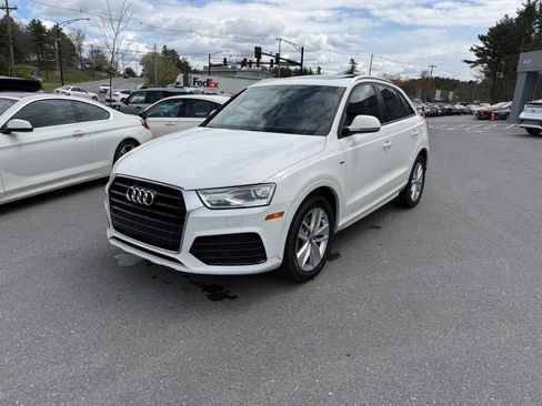 Used 2018 Audi Q3 2.0T Premium w/ Convenience Package AWD/4WD image 3