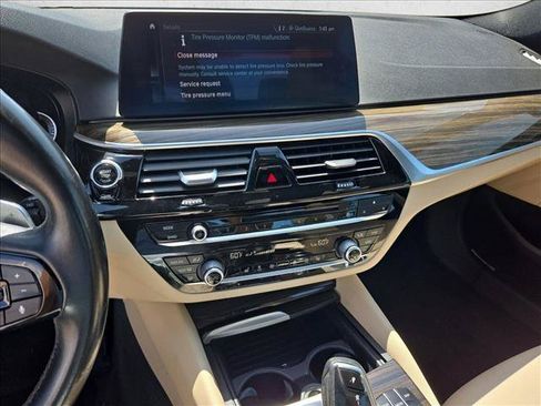 Used 2018 BMW 530i RWD image 13