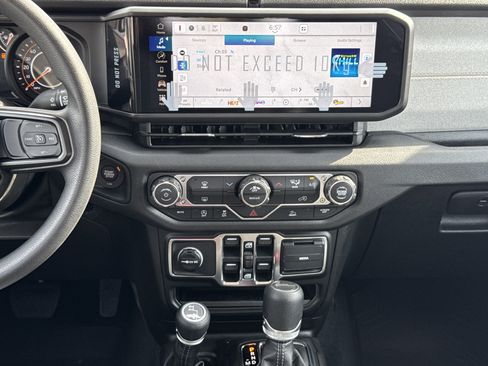 New 2026 Jeep Gladiator Sport AWD/4WD image 16