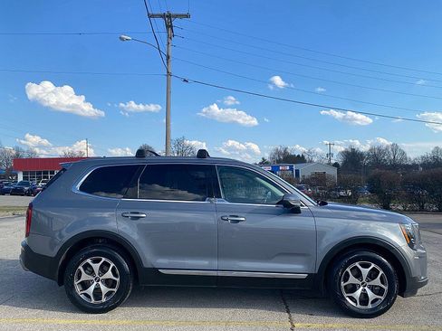 Used 2021 Kia Telluride EX image 10