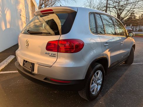 Used 2013 Volkswagen Tiguan S image 6