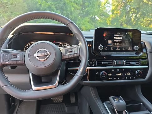 Used 2025 Nissan Pathfinder SV w/ Cargo Package FWD image 13