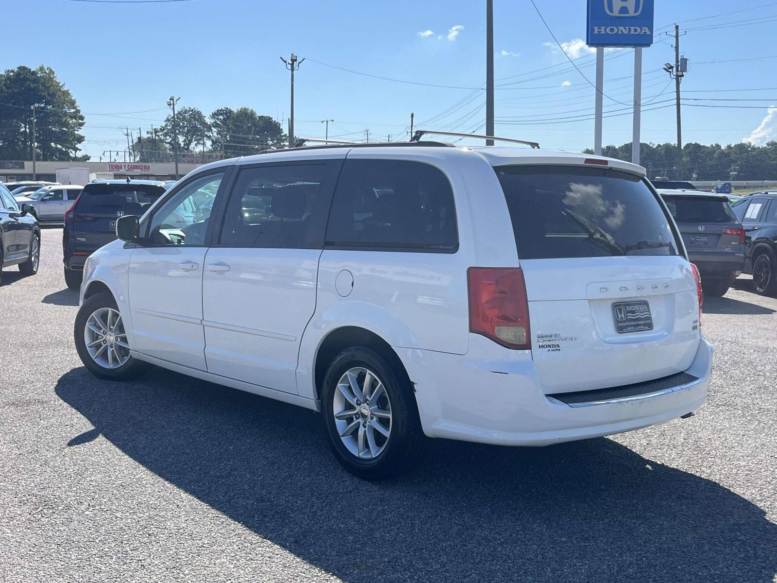 Used 2014 Dodge Grand Caravan SXT FWD image 4