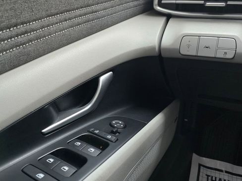 Used 2021 Hyundai Elantra Limited image 21