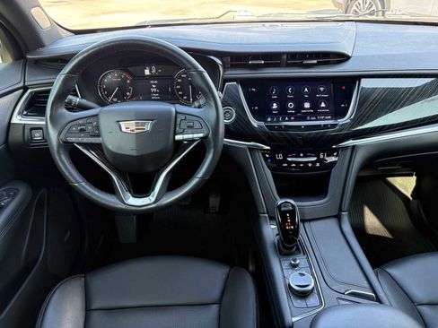 Used 2020 Cadillac XT6 Premium Luxury FWD image 12