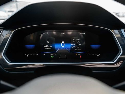 Used 2024 Volkswagen Tiguan SE image 7