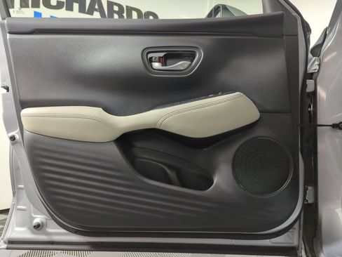 Certified 2024 Honda HR-V LX image 9