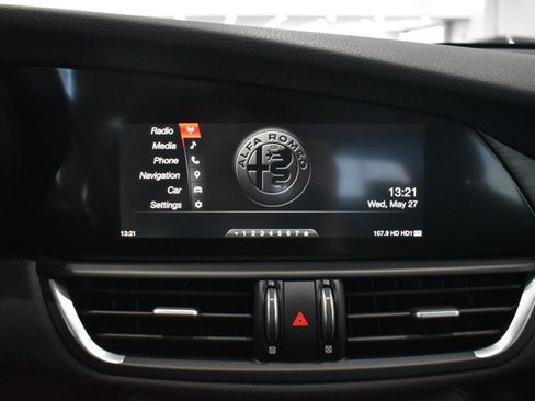 Used 2018 Alfa Romeo Giulia AWD image 15