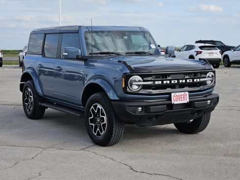Used 2024 Ford Bronco Outer Banks AWD/4WD image 3