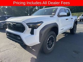 Used 2025 Toyota Tacoma TRD Off-Road w/ TRD Off Road Upgrade Package AWD/4WD video 1