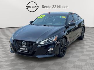 Used 2022 Nissan Altima 2.5 SR w/ Midnight Edition Package AWD/4WD video 2