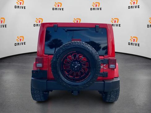 Used 2015 Jeep Wrangler Unlimited Sahara AWD/4WD image 6