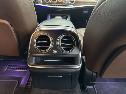 Used 2014 Mercedes-Benz S 550 Sedan w/ Sport Package w/ Sport Package image 24