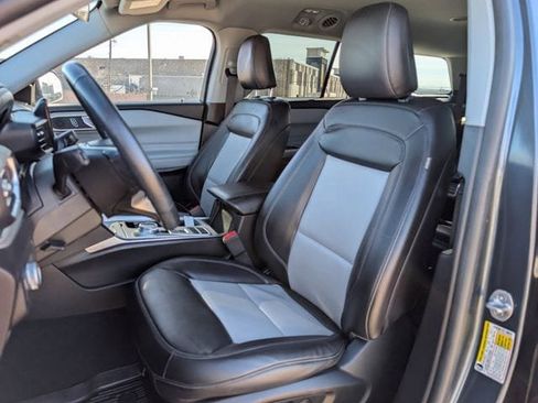 Used 2022 Ford Explorer XLT w/ Equipment Group 202A image 22