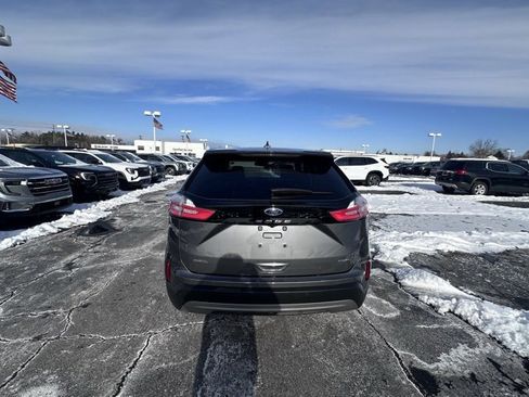 Used 2024 Ford Edge SEL w/ Convenience Package image 4