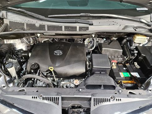 Used 2018 Toyota Sienna Limited image 19