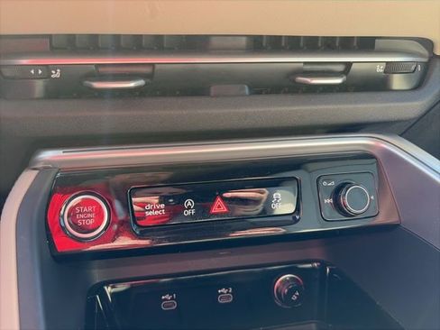 Used 2025 Audi Q5 Prestige image 17