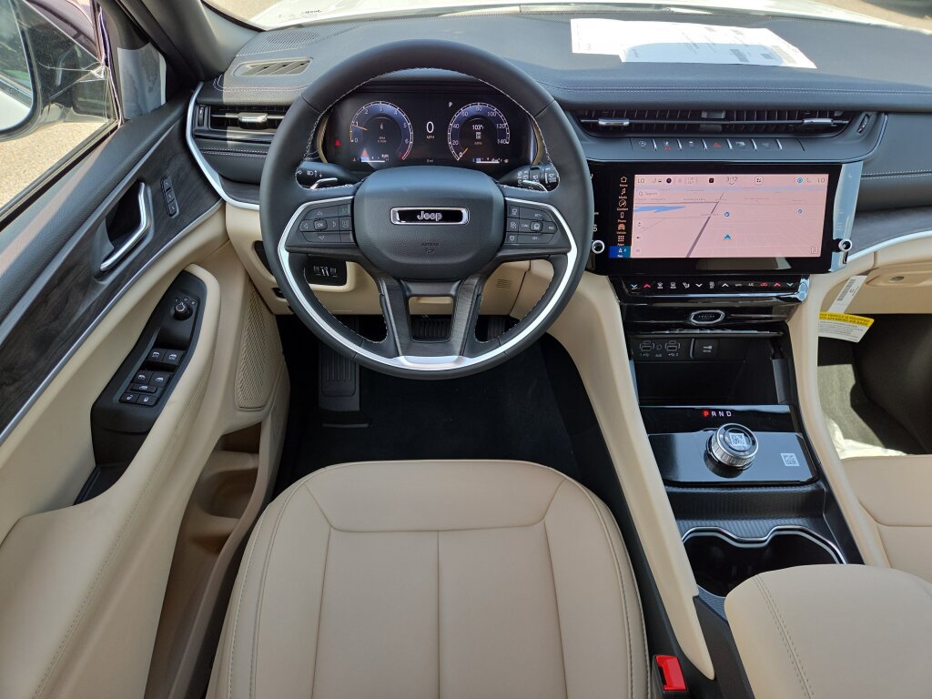 New 2026 Jeep Grand Cherokee Limited RWD image 9