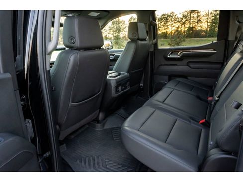 Used 2025 Chevrolet Silverado 1500 LT w/ Z71 Off-Road Package image 12