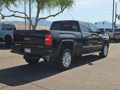 Used 2016 GMC Sierra 2500 Denali w/ Duramax Plus Package AWD/4WD image 5