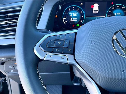 Used 2024 Volkswagen Atlas Cross Sport SE w/ Panoramic Sunroof Package image 11