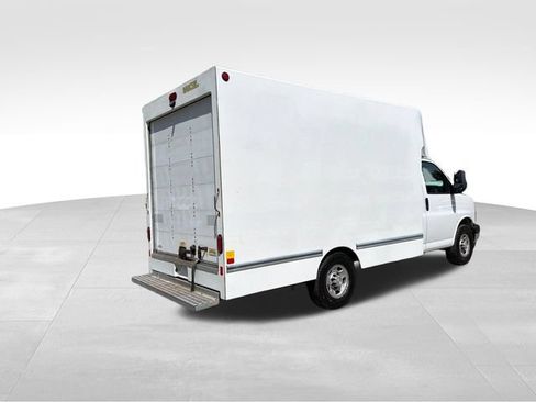 Used 2020 Chevrolet Express 3500 w/ Power Convenience Package RWD image 3