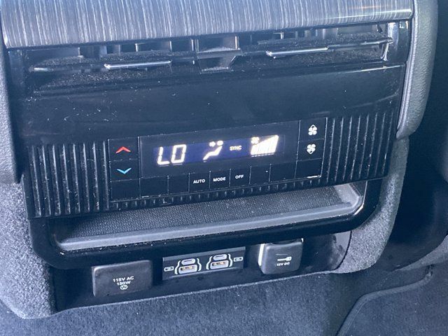 Used 2024 Jeep Wagoneer Series II w/ Flexible Seating Group RWD image 16