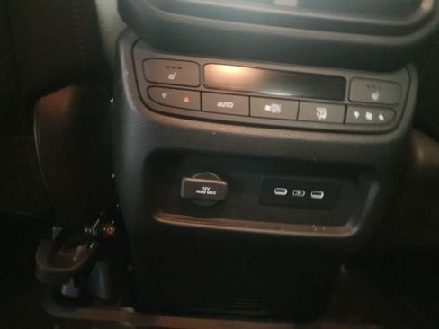 Used 2024 Honda Ridgeline Black Edition image 12