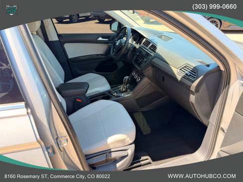 Used 2020 Volkswagen Tiguan SE w/ Panoramic Sunroof Package AWD/4WD image 11