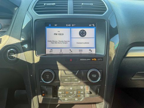 Used 2019 Ford Explorer XLT w/ Equipment Group 201A FWD image 12
