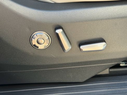 New 2026 Lincoln Navigator Reserve AWD/4WD image 16