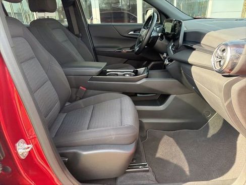 Certified 2025 Chevrolet Equinox LT w/ Safety and Technology Package image 18