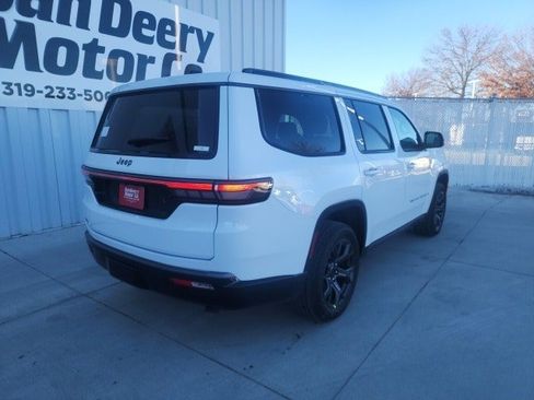 New 2026 Jeep Grand Wagoneer Limited image 18