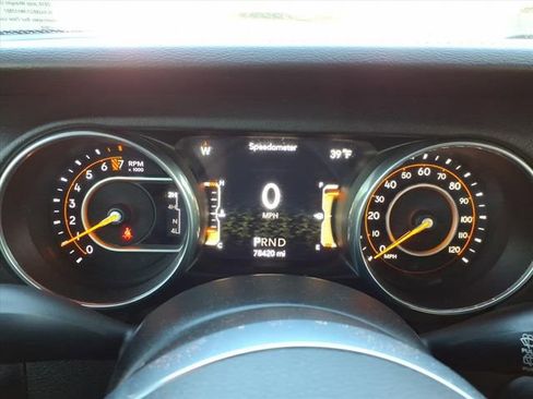 Used 2018 Jeep Wrangler Unlimited Sahara AWD/4WD image 37