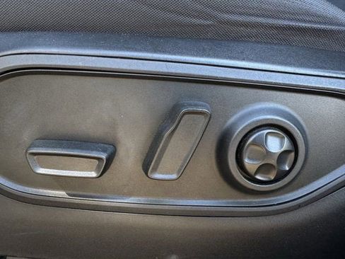 Used 2023 Jeep Grand Cherokee Laredo image 27