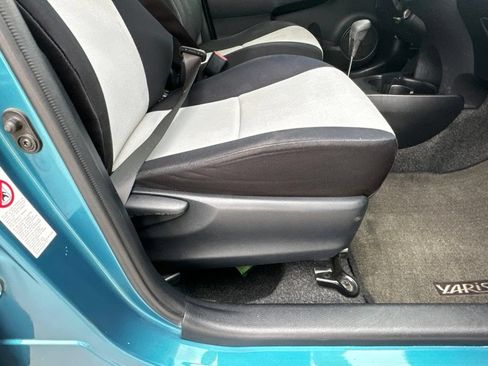 Used 2012 Toyota Yaris LE FWD image 27