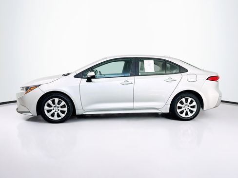 Used 2023 Toyota Corolla LE image 4