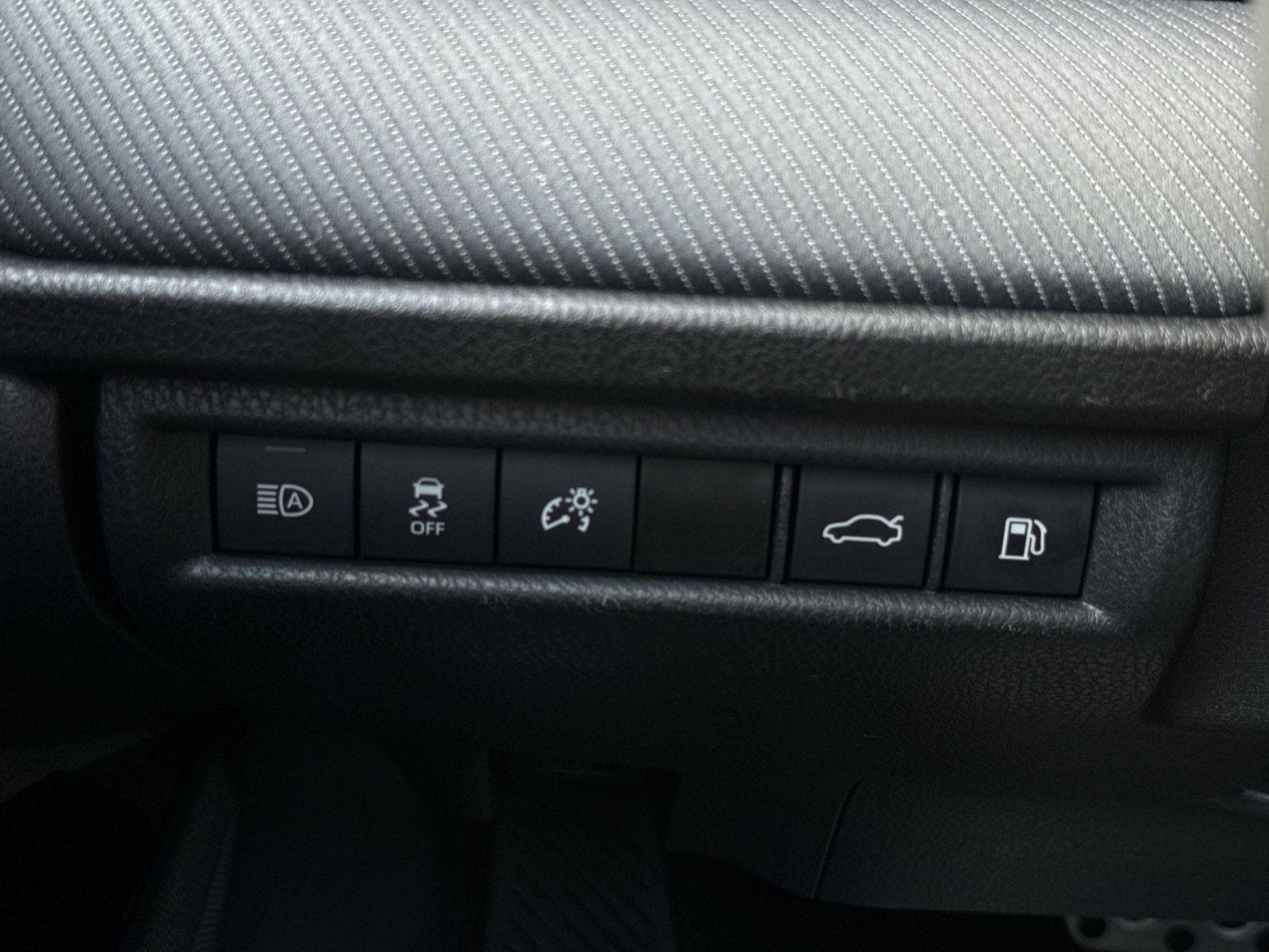 Used 2025 Toyota Camry SE FWD image 22