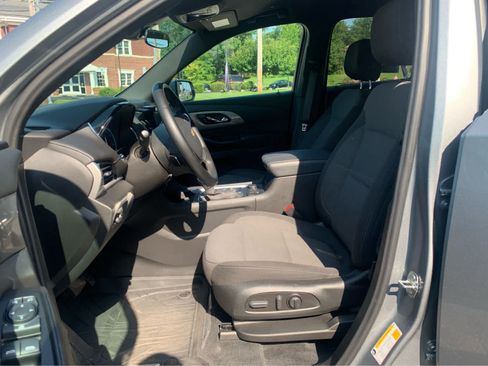 Used 2023 Chevrolet Traverse LT w/ LPO, Floor Liner Package AWD/4WD image 11