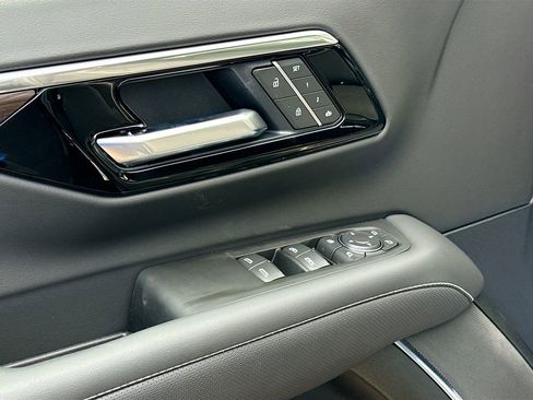 New 2026 Chevrolet Suburban Premier AWD/4WD image 18