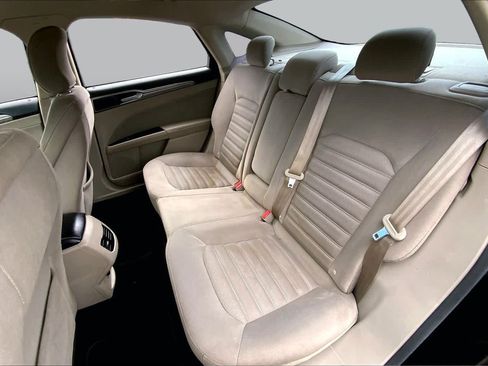 Used 2017 Ford Fusion SE FWD image 20