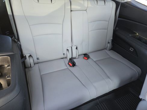 Used 2020 Honda Pilot Touring image 15