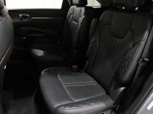Used 2022 Kia Sorento SX Prestige image 21
