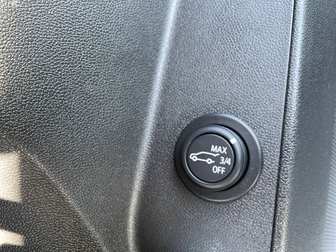 Used 2022 Chevrolet Equinox LT w/ Driver Convenience Package image 34