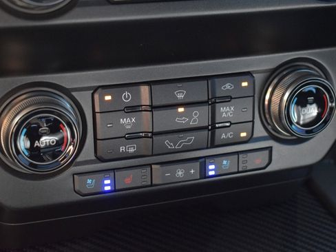 Used 2019 Ford F150 Raptor w/ Equipment Group 802A Luxury AWD/4WD image 27